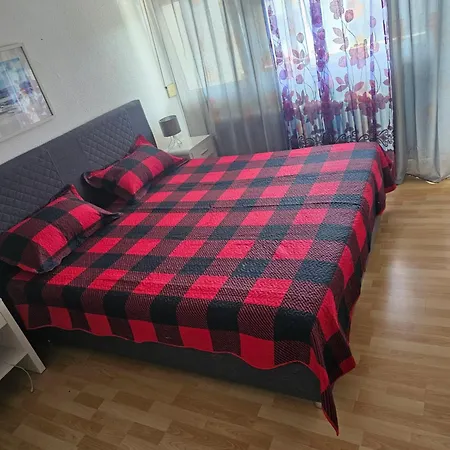 Homestay To *